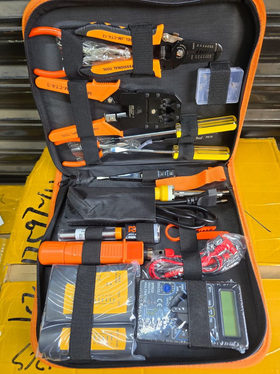 e72374e5-596c-48df-a89f-44229706773b 17-in-1 DIY network repair tool kit set. - Image 1