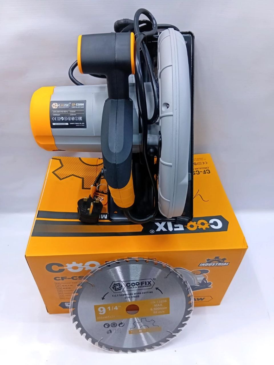 11648817-3c6c-4ae9-ad94-1e1b8899db24 Coofix 9-inch (235mm) 2300W Circular Saw (Model: CF-CS006) - Image 1
