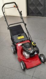 Briggs and Stratton lawn mower 18 inches 140cc 4hp HANDPUSH