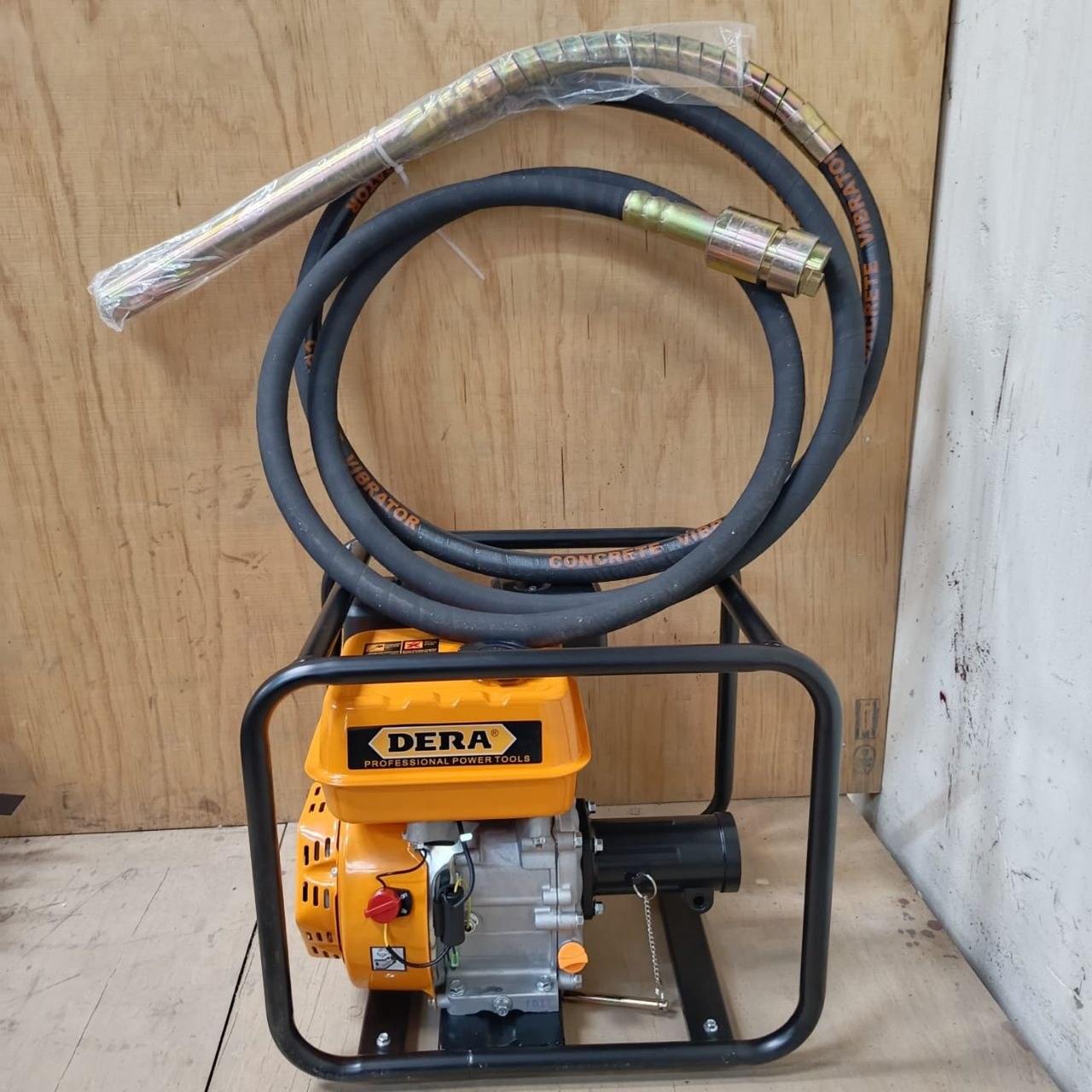 34803256-95e9-4fc4-bd69-3dbd95a367d9 Dera gasoline vibrator with 50mm poker shaft (6meters) - Image 1