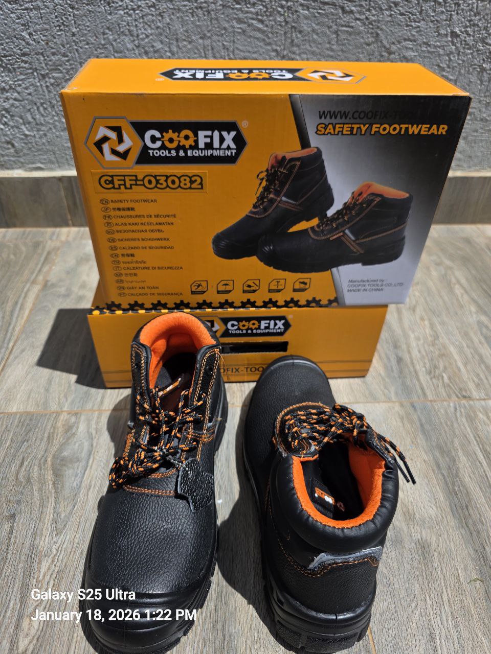 95d53591-5aa4-4bd2-8e4f-c12e4e1d479a Coofix CFF-03082 safety boots - Image 1