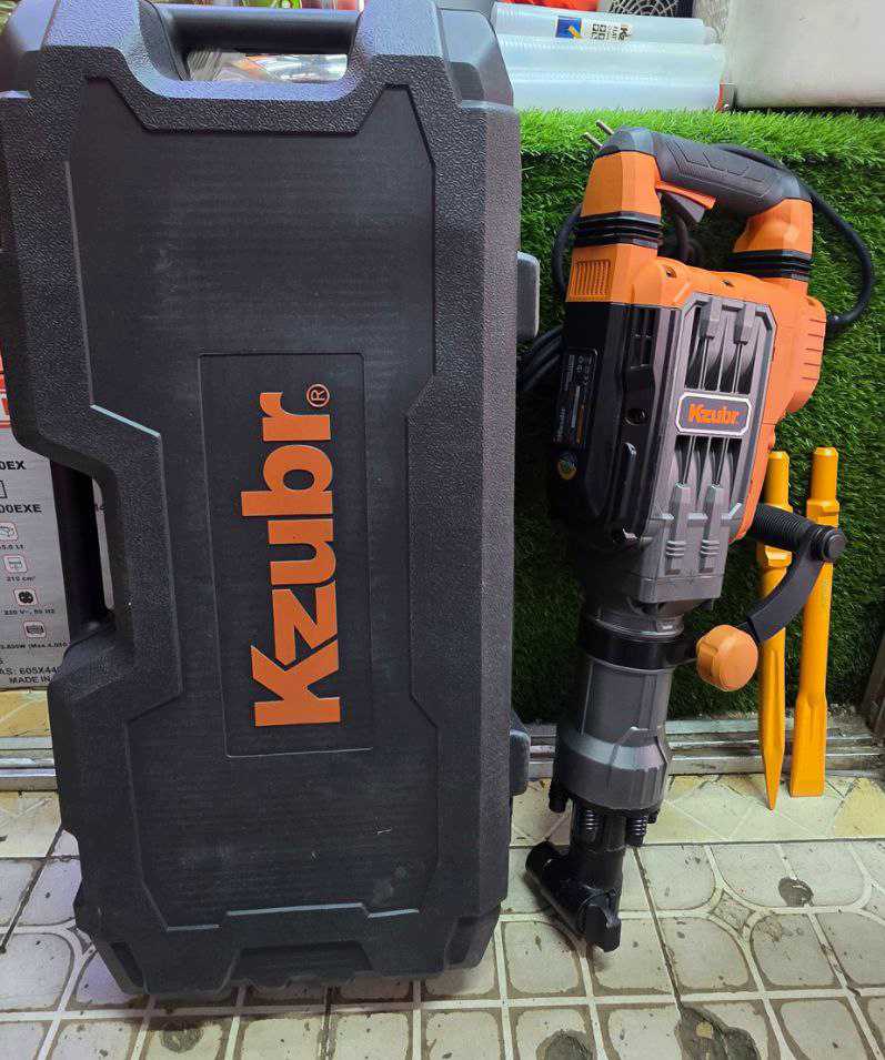 b825275b-bae7-4660-95d1-6b46037c02d5 Kzubr demolition hammer 2000watts - Image 1