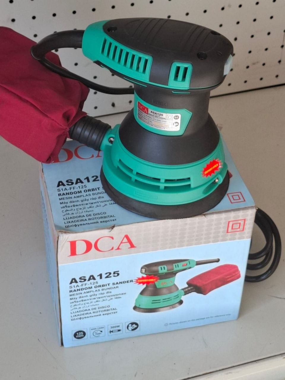 7f5b8c4f-3054-4ef3-ac54-eade034b0c04 DCA ASA125 Random Orbit Sander 300W - Image 1